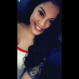 Meet your Posher, Alexis